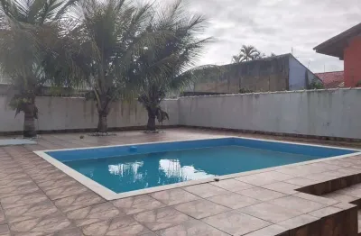 Casa térrea 3 dormitórios, espaço gourmet, piscina - 150mts  da praia