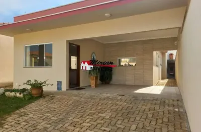 Casa a venda em peruibe 03 quartos , churrasqueira, 4 vagas, 600 metros  da praia