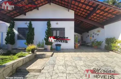 Ótima casa, 03 dormitórios, Edícula, Churrasqueira, Amplo quintal - 150mts da praia