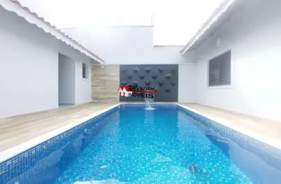 Casa  a 600 metros da  praia  bairro nobre em peruibe com piscina espaço goumert e edicula