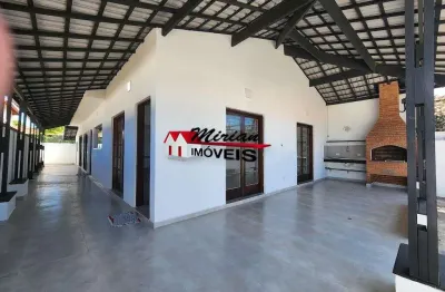 Casa a venda em peruibe, com 4 dormitórios sendo 2 suites, 200 metros da praia proximo a praia