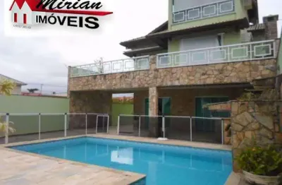 Casa com piscina para venda no bairro ribamar em peruibe com 5 dormitórios sendo 5 suítes, 2 salas, 5 banheiros, lavabo, 3 vagas sala de jantar, sala