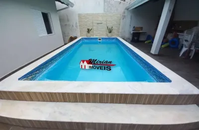 Ótima casa térrea 03 dormitórios, edícula, piscina, churrasqueira, 800 mts da praia.