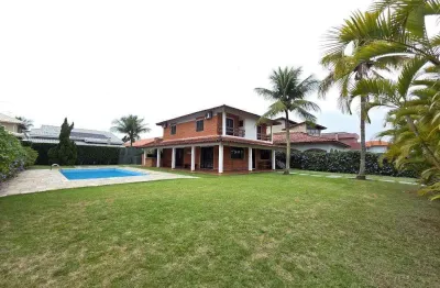Sobrado para venda em 2 terrenos em peruibe. 4 dormitórios sendo 2 suítes, sala de estar espaçosa, sala de jantar, cozinha, banheiro social, lavanderi