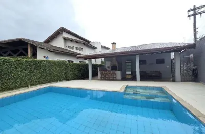 Casa em condomínio fechado com 4 quartos à venda na Avenida Padre Anchieta, 5411, Bougainvillee II, Peruíbe por R$ 1.600.000