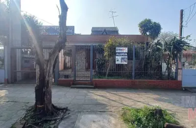 Casa com 3 quartos para alugar na avenida alberto pasqualini, 418, jardim itu sabará, porto alegre por r$ 2.200