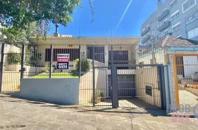 Casa com 3 quartos à venda na avenida brasília, 292, vila ipiranga, porto alegre por r$ 1.150.000