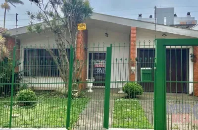 Casa com 3 quartos à venda na rua gaston englert, 215, vila ipiranga, porto alegre por r$ 850.000
