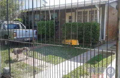 Casa com 3 quartos à venda na rua vieira da cunha, 530, sarandi, porto alegre por r$ 270.000