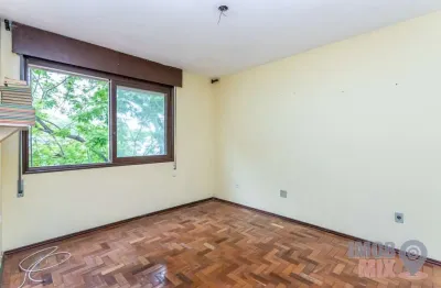 Apartamento com 3 quartos à venda na avenida do forte, 954, vila ipiranga, porto alegre por r$ 375.000