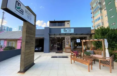 Prédio à venda na rua general pedro bittencourt, 115, passo da areia, porto alegre por r$ 3.600.000