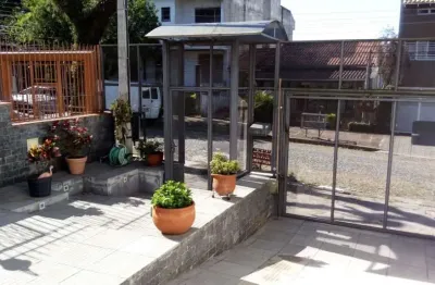 Casa com 3 quartos à venda na rua augusto attílio giordani, 159, são sebastião, porto alegre por r$ 699.000