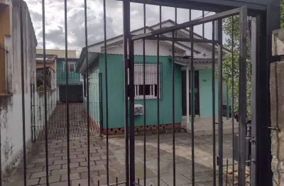 Casa com 2 quartos à venda na rua dom luiz guanella, 524, vila ipiranga, porto alegre por r$ 400.000