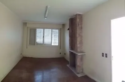 Casa com 3 quartos à venda na avenida nemoto, 6, são sebastião, porto alegre por r$ 790.000
