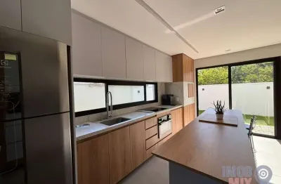 Casa com 3 quartos para alugar na avenida arroio feijó, 2425, rubem berta, porto alegre por r$ 8.800