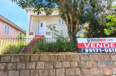Terreno à venda na Rua Nove de Março, 429, Vila Ipiranga, Porto Alegre por R$ 380.000