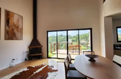 Sobrado com 4 dormitórios à venda, 230 m² por r$ 2.500.000,00 - condomínio beverly hills - campos do jordão/sp