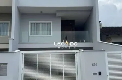 Casa com 3 dormitórios à venda, 240 m² por r$ 1.490.000 - bom retiro - joinville/sc