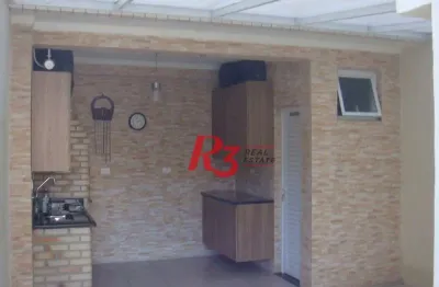 Casa sobreposta Alta á venda 3 suítes 2 vgs Churrasqueira Bairro Aparecida Santos.