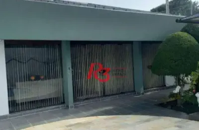 Excelente casa com 4 dormitórios à50 metros da praia da enseada no guarujá