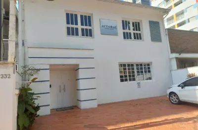 Sobrado à venda em campinas, vila itapura, com 4 quartos, com 181.7 m²