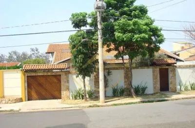 Sobrado à venda em campinas, parque taquaral, com 4 suítes, com 700 m²