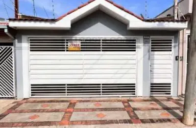 Casa com 2 quartos à venda na Rua Presidente Bernardes, 325, Centro, Salto