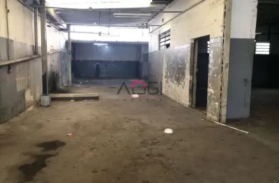 Galpão comercial em localização estratégica com 800m² - próximo à ponte laguna.