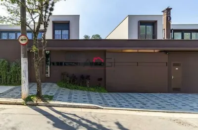 Casa em condomínio exclusivo ? 487 m², 4 suítes e piscina privativa