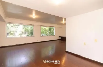 Apartamento de 3 dormitórios, suíte, duas vagas e elevador no bairro Rio Branco