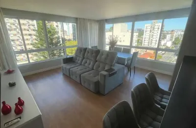Apartamento 100% decorado com 92m², suíte, churrasqueira e 2 vagas de garagem.