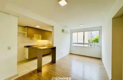 Apartamento 3 dormitórios com 1 suíte no bairro Petrópolis em Porto Alegre.
