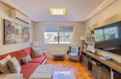 Apartamento com 3 dormitórios, 2 banheiros sociais e 2 vagas.