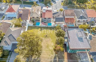 Lote á venda com leve aclive de esquina no centro de alphaville por r$ 2.990.000,00