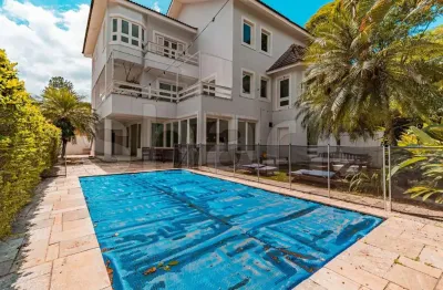 Casa à venda por r$ 3.900.000,00 ou locação por r$ 14.000,00 em alphaville, santana de parnaíba-sp
