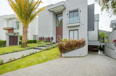 Casa em condomínio fechado com 4 quartos para alugar no Alphaville, Barueri 