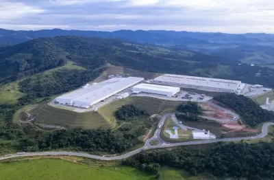 Galpão logístico comercial para locação em extrema-mg