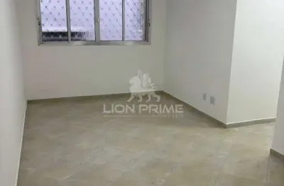 Apartamento reformado à venda – 2 dormitórios | vila mathias, santos – 70m²