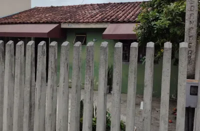 Hernaski administradora de imóveis vende se excelente casa no centro de pinhais