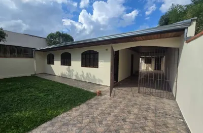 Casa com 3 quartos para alugar na Rua Rio Grande do Norte, 78, Boneca do Iguaçu, São José dos Pinhais por R$ 2.500