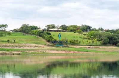 Maravilhosa casa na beira da represa de delfinópolis