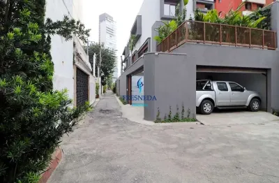 Casa (Casa Padrão) para Venda, 4 dorm(s), 3 suite(s), 2 vaga(s), 250 m²