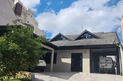 Oportunidade única! imóvel diferenciado com dois sobrados em terreno de 480m² – aceita até 60% em permuta! em são josé dos pinhais