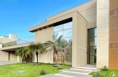 Mansão com fachada arrojada e elegante, feita nos mínimos detalhes