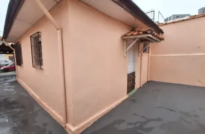 Casa térrea a venda terreno de 7x20 total de 140m2. localização vila matilde 5 minutos a pé da praça da toco e 10 minutos a pé do metrô vila matilde.