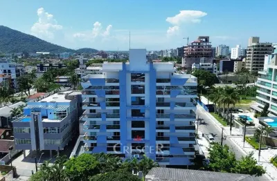 Cobertura duplex, localizada no coração de caiobá, a apenas 2 quadras do mar.