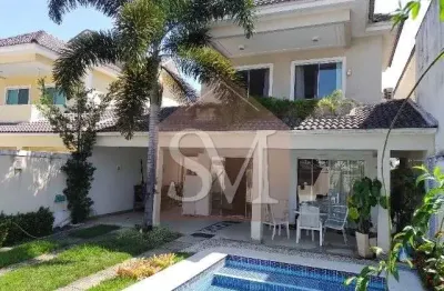 Casa Tríplex de Luxo no Recreio dos Bandeirantes, 4 Suítes, 320m², Condomínio Riviera del Sol, Infraestrutura Completa