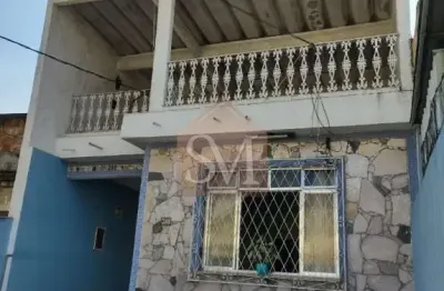 Encantado casa duplex com 296 m², 3 quartos , sala , copa e cozinha piscina e garagem para 7 carros .