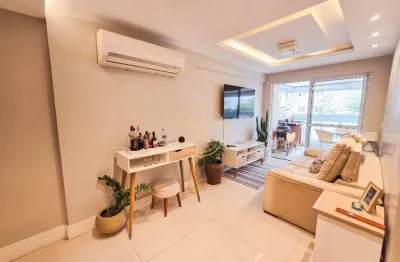 Imperdível no Recreio dos Bandeirantes: Apartamento à venda 3 quartos, sendo 1 suíte, 89 m², 2 vagas. Varanda gourmet com cortina de vidro.