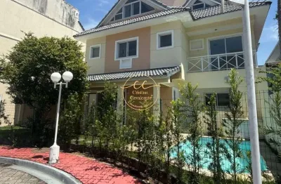 Quality II - Casa triplex 4 suítes no Recreio dos Bandeirantes, Rio de Janeiro - 178m², 2 vagas, piscina e sótão. Venha conferir!